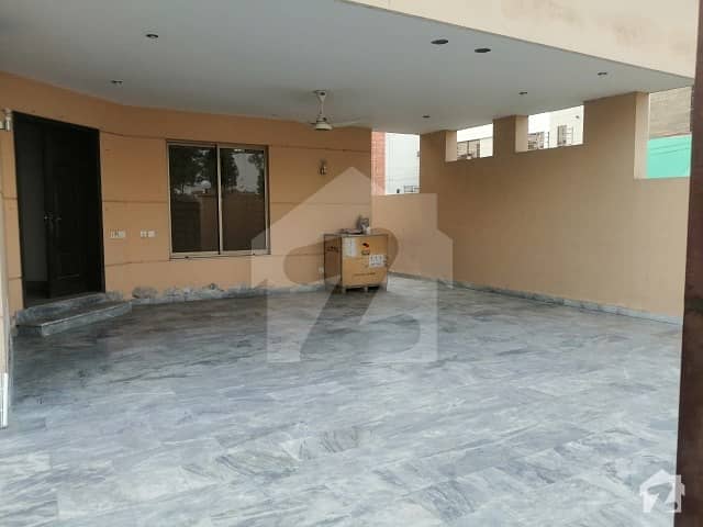 Commercial House Is Available For Rent 2 Kanal