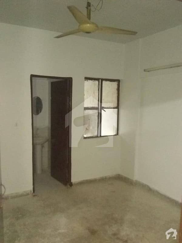Classic View 2 Bed Lounge Ground Floor Flat Available For Sale In Block 19 Gulistan E Jauhar Karachi
