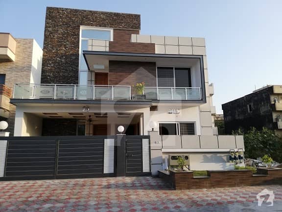35x70 Brand New Triple Storey House For Sale G. 13