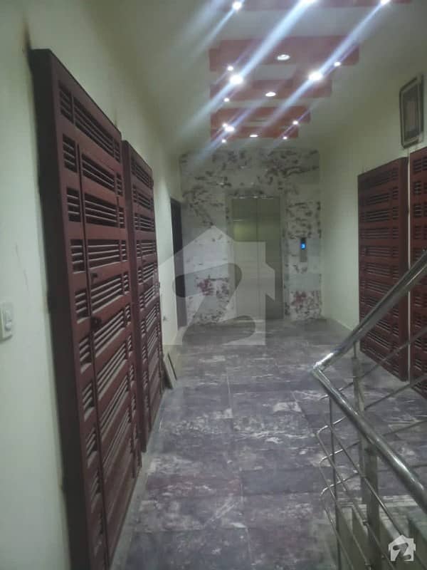 کلفٹن ۔ بلاک 9 کلفٹن کراچی میں 4 کمروں کا 9 مرلہ فلیٹ 65 ہزار میں کرایہ پر دستیاب ہے۔
