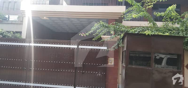ریونیو سوسائٹی - بلاک اے ریوینیو سوسائٹی لاہور میں 7 کمروں کا 1 کنال مکان 1.5 لاکھ میں کرایہ پر دستیاب ہے۔