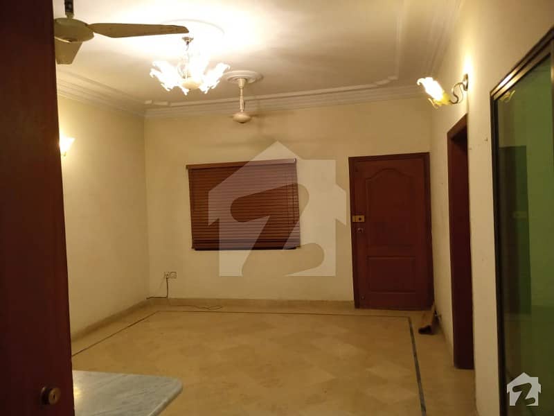 3 Bed 1st Floor Small Complex For Sale