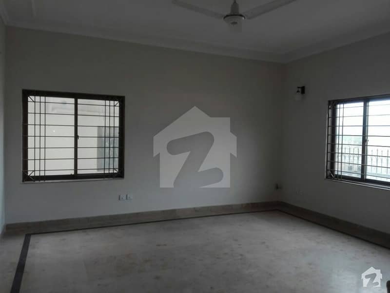 In D-12 House Sized 4 Marla For Sale