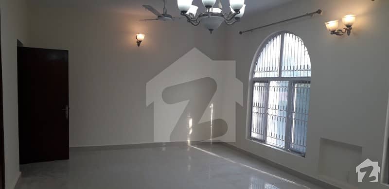 E7 Double Story House 3 Beds For Rent