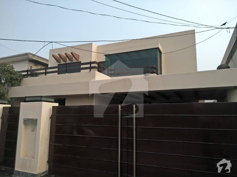 1 Kanal Owner Used Very Luxury Bungalow For Sale On 150 Feet Main Road In Dha Phase 4