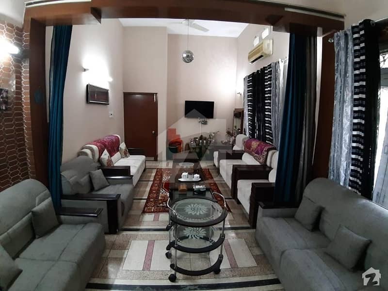 شادمان لاہور میں 5 کمروں کا 10 مرلہ مکان 4 کروڑ میں برائے فروخت۔