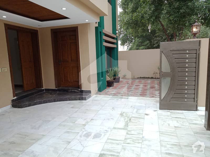 پبلک ہیلتھ سوسائٹی بحریہ ٹاؤن سیکٹر B بحریہ ٹاؤن لاہور میں 5 کمروں کا 12 مرلہ مکان 80 ہزار میں کرایہ پر دستیاب ہے۔