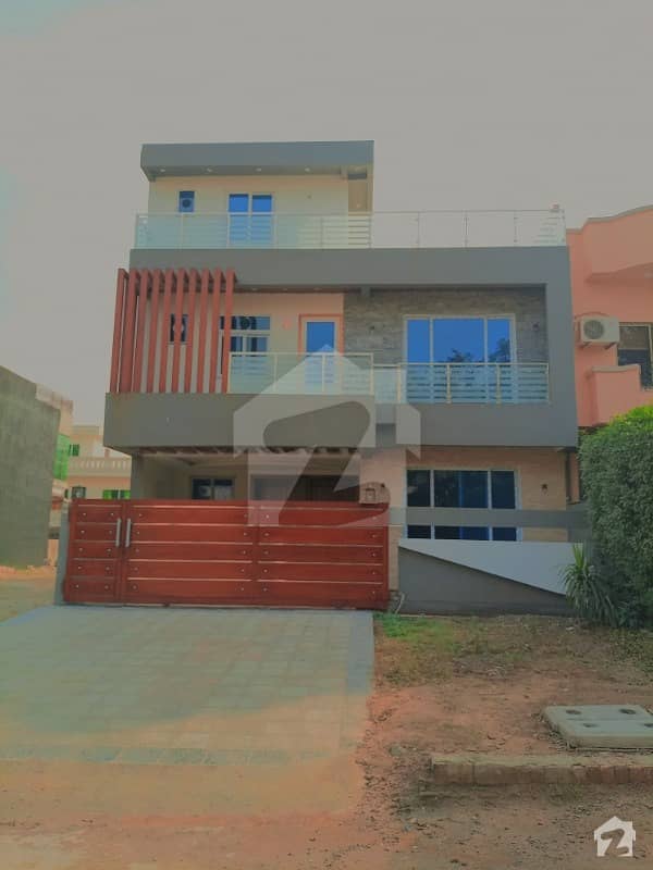 Brand New Modern House For Sale