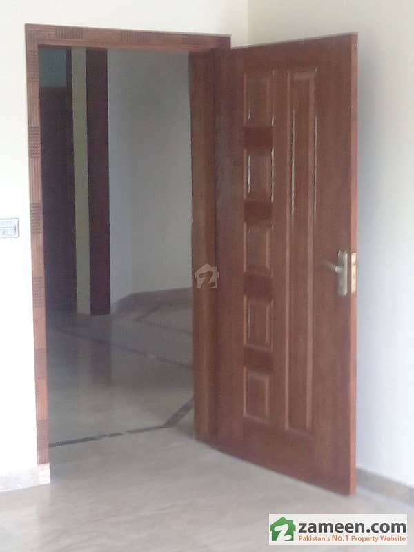 Old House Is Available For Sale  more brand new house in ali block 8 marla with Gas