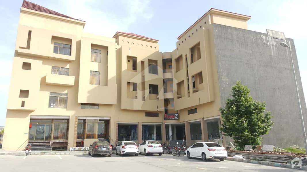 In DHA Defence Flat Sized 950 Square Feet For Sale