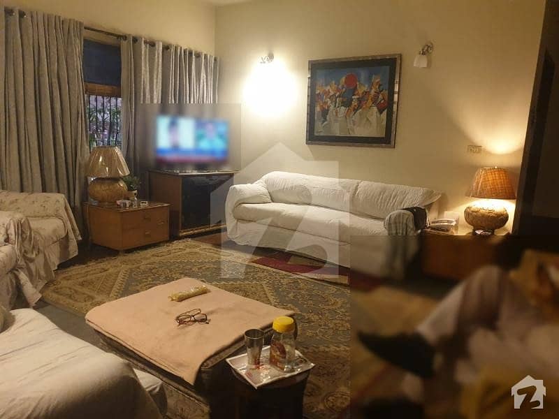 رائفل رینج روڈ لاہور میں 5 کمروں کا 17 مرلہ مکان 3.75 کروڑ میں برائے فروخت۔