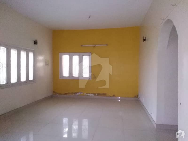 400 Square Yards House In Gulshan-e-Iqbal Town For Sale