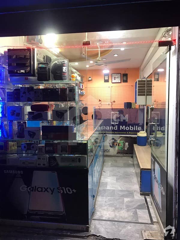 Shop In Johar Town Sized 162  Square Feet Is Available