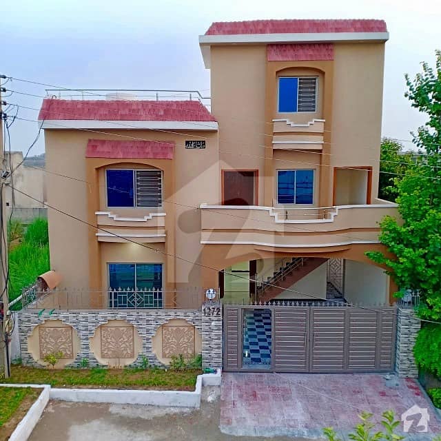 اڈیالہ روڈ راولپنڈی میں 6 کمروں کا 10 مرلہ مکان 1.6 کروڑ میں برائے فروخت۔
