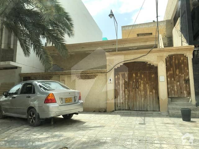نارتھ ناظم آباد ۔ بلاک ڈی نارتھ ناظم آباد کراچی میں 2 کمروں کا 8 مرلہ مکان 2.8 کروڑ میں برائے فروخت۔