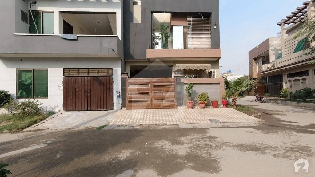 Beautiful Designed Corner Residential House Is Available For Sale In R3 Block Johar Town Lahore