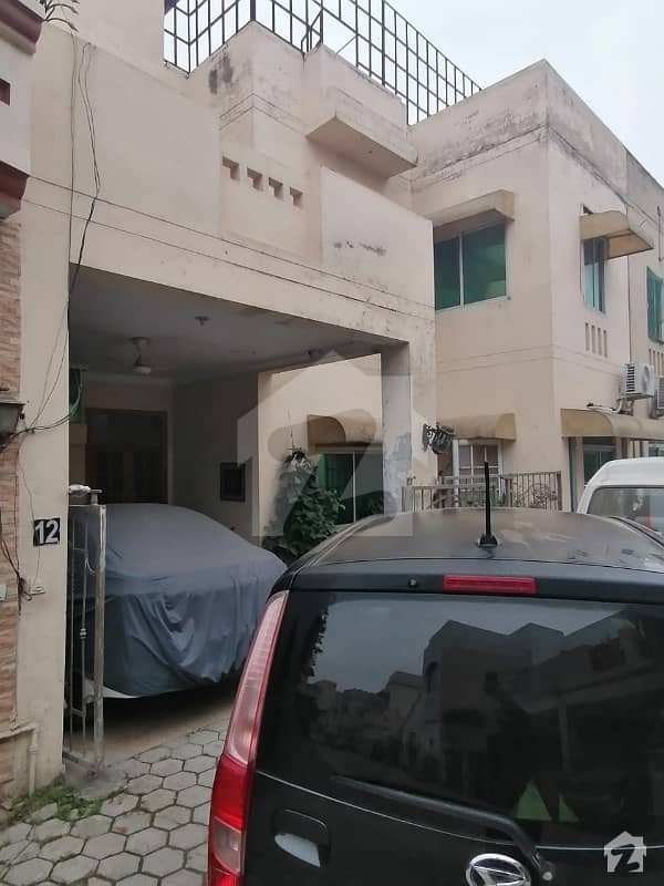 House In Mudassar Shaheed Road Sized 1125  Square Feet Is Available