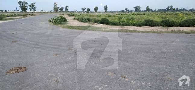 Near Park 80 Fit Road Direct Main Approach 150 Beautiful Location Cheep Price Near Park 80 Fit Road Direct Main Approach 150 Beautiful Location Cheep Price