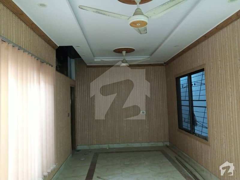 الرحمان گارڈن فیز 2 الرحمان گارڈن لاہور میں 4 کمروں کا 5 مرلہ مکان 35 ہزار میں کرایہ پر دستیاب ہے۔