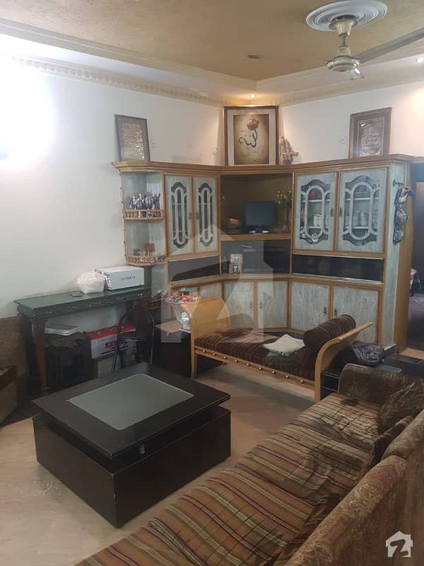 گارڈن ٹاؤن - طارق بلاک گارڈن ٹاؤن لاہور میں 5 کمروں کا 1 کنال مکان 4.9 کروڑ میں برائے فروخت۔