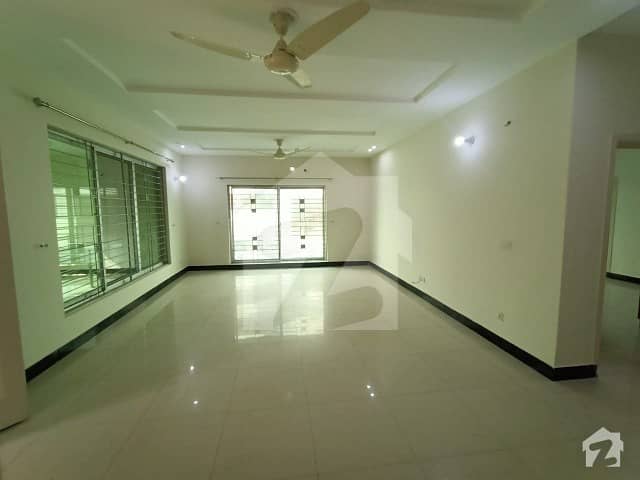1 Kanal Portion For Rent In Punjab Govt Employees Society At Very Prime Location