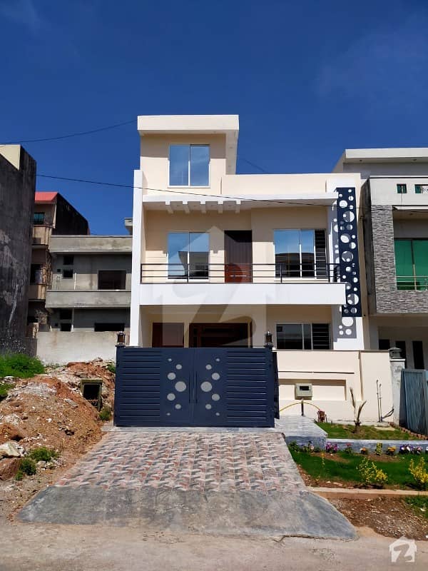 House Of 1000 Square Feet For Sale In G-13