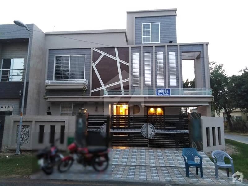 House Of 2475  Square Feet In Bahria Town Is Available