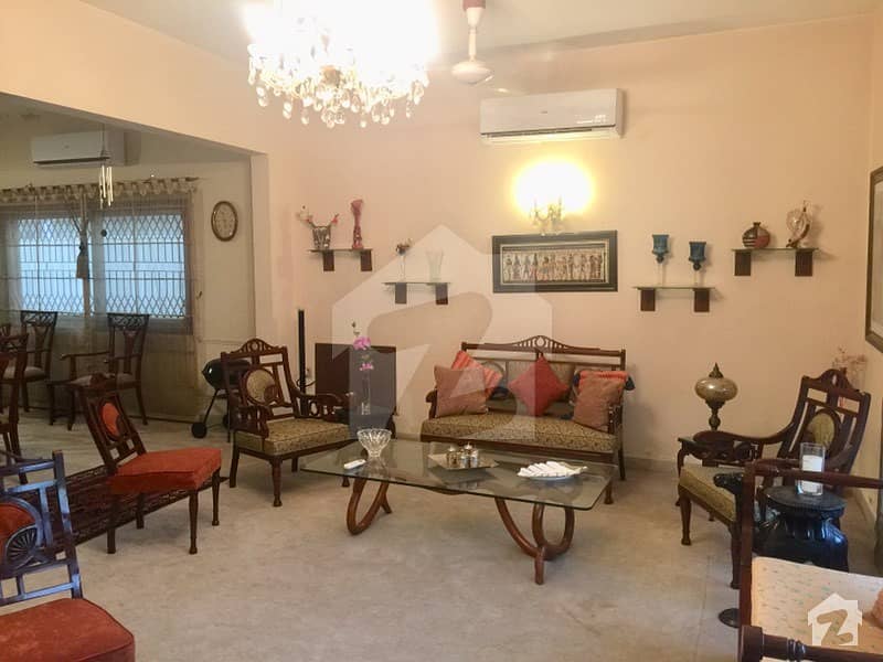 Outclass Bungalow On Prime Location Near Masjid And Park