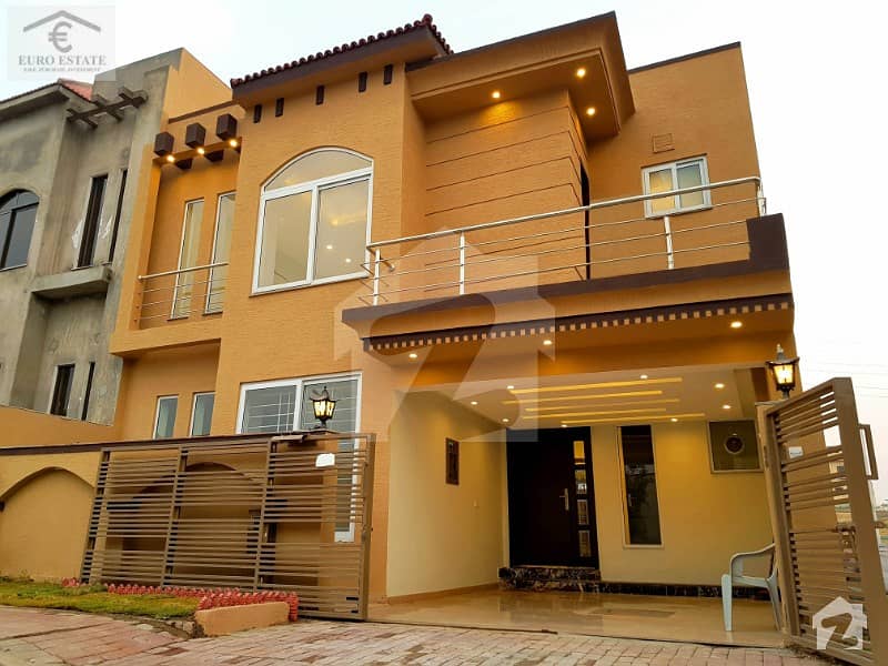 Designer 7 Marla 4 Bed Spacious House For Sale In Bahria Town