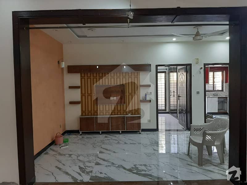 بحریہ ٹاؤن ۔ بلاک بی بی بحریہ ٹاؤن سیکٹرڈی بحریہ ٹاؤن لاہور میں 3 کمروں کا 5 مرلہ مکان 44 ہزار میں کرایہ پر دستیاب ہے۔