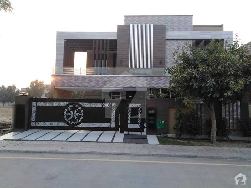 4500  Square Feet House In Bahria Town Is Available