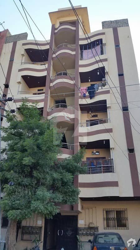 A Spacious 1300  Square Feet Flat In Nazimabad