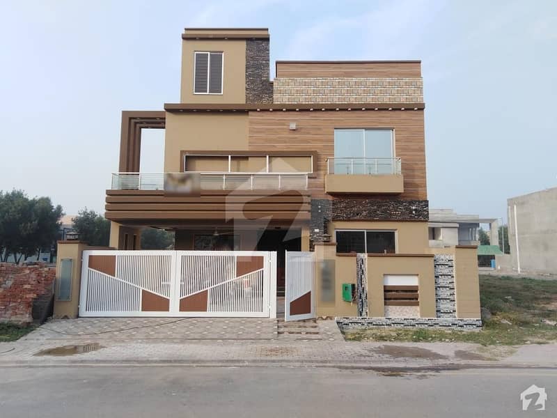In Bahria Town House Sized 2250  Square Feet For Sale