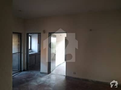 Spacious Flat In A Very Good Locality In The Center Of City Spacious Flat In A Very Good Locality In The Center Of City