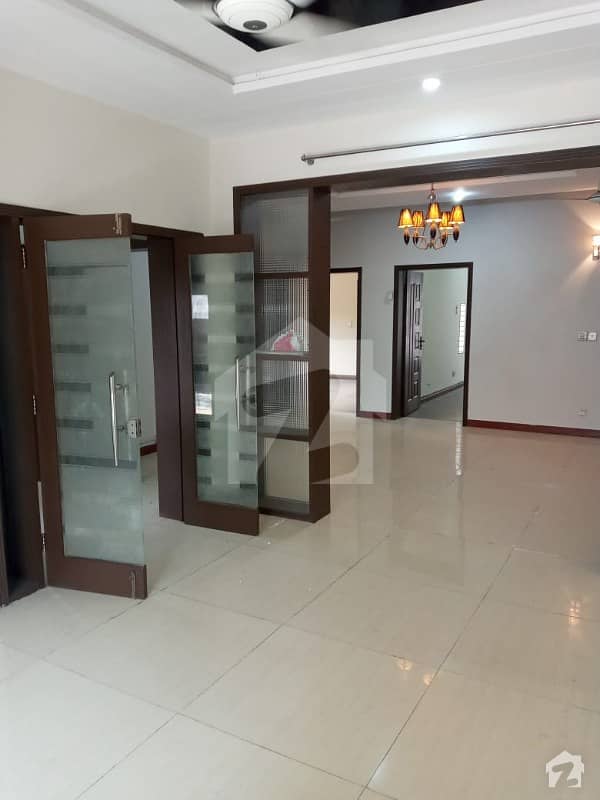 Centrally Located Housefor Rent In Bahria Town Available