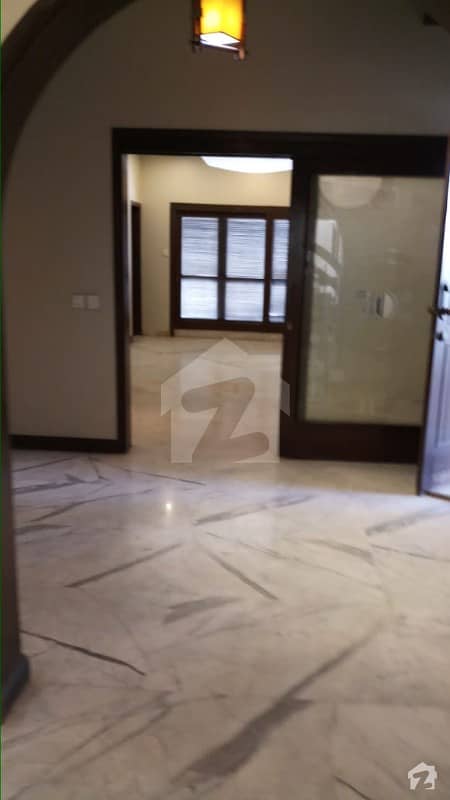 کے ڈی اے سکیم 1 کراچی میں 7 کمروں کا 2.4 کنال مکان 25 کروڑ میں برائے فروخت۔