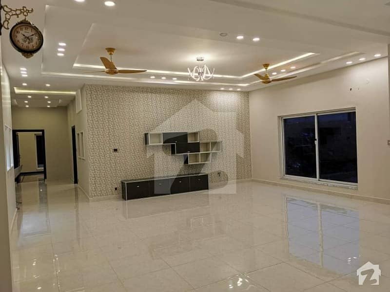 1 Kanal Brand New Outclass Upper Portion For Rent In Bahria Town Phase 4.