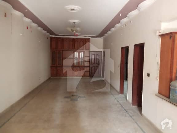 300 Square Yard 3 Bed Drawing Dining Portion Available For Rent In Gulistan-E-Jauhar