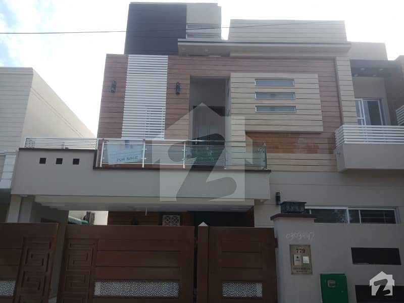 10 Marla House Rent Bahria Town Lahore