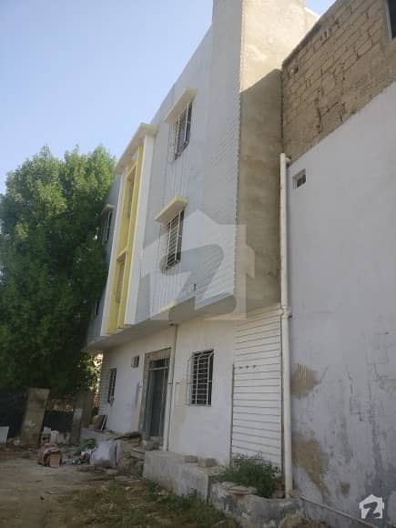 رحمان ولاز گلستانِ جوہر کراچی میں 3 کمروں کا 5 مرلہ مکان 35 ہزار میں کرایہ پر دستیاب ہے۔