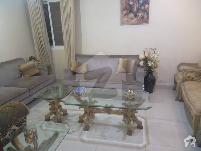 Jamshed Road 2000  Square Feet Flat Up For Sale