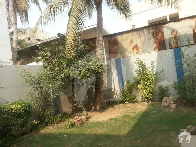 نارتھ ناظم آباد ۔ بلاک آئی نارتھ ناظم آباد کراچی میں 7 کمروں کا 1.2 کنال مکان 1.35 لاکھ میں کرایہ پر دستیاب ہے۔