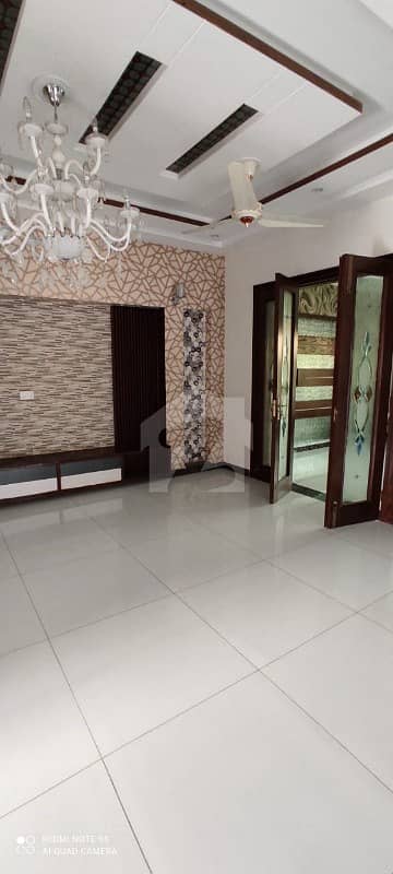 10 Marla Slightly Used House Available For Sale In Tariq Garden Lahore