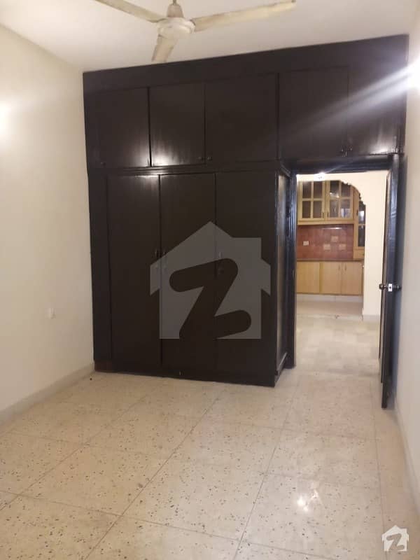Apartment Available For Rant Apartment Available For Rant