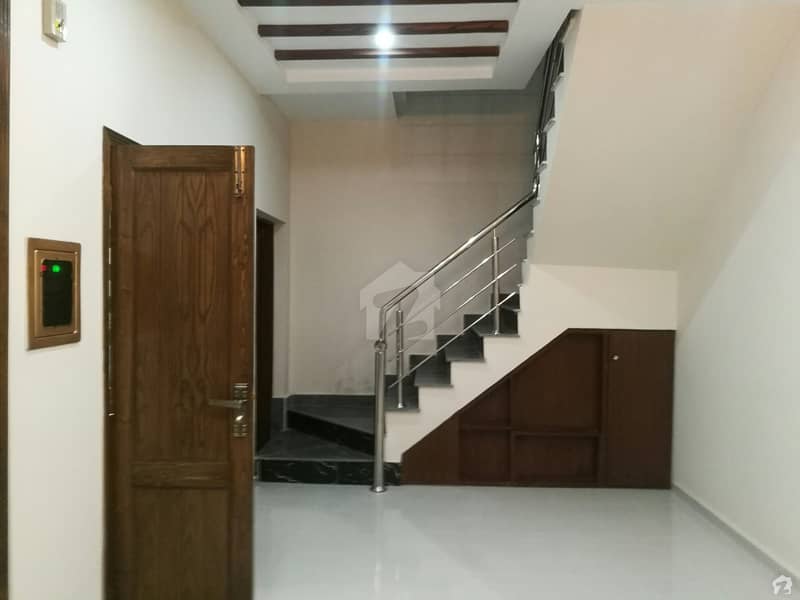 Good 5 Marla House For Sale In College Road