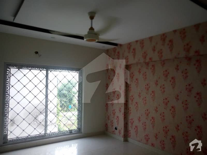10 Marla Lower Portion In Paragon City For Rent