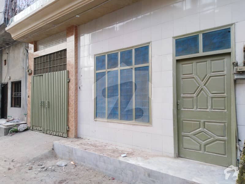 گلفشاں کالونی فیصل آباد میں 5 کمروں کا 4 مرلہ مکان 80 لاکھ میں برائے فروخت۔