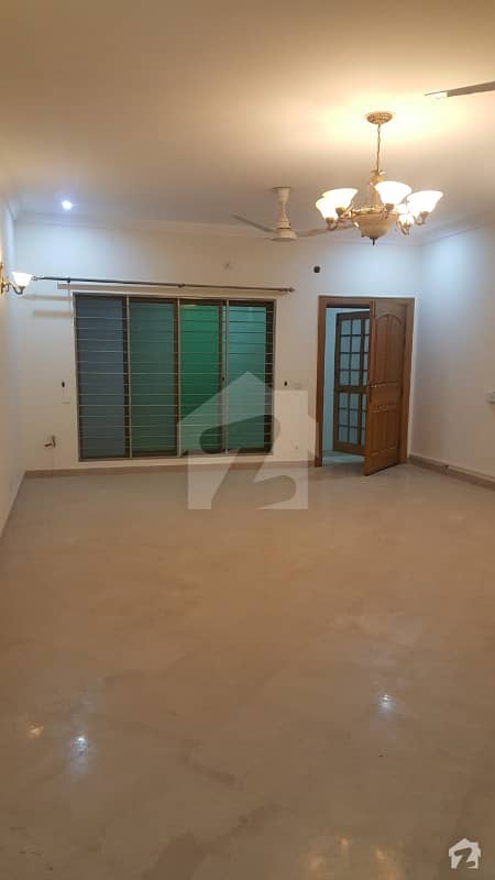 F 11 666 Sq Yd Upper Portion 3 Beds Wooden Floors Parking 3 Cars Rs 120000