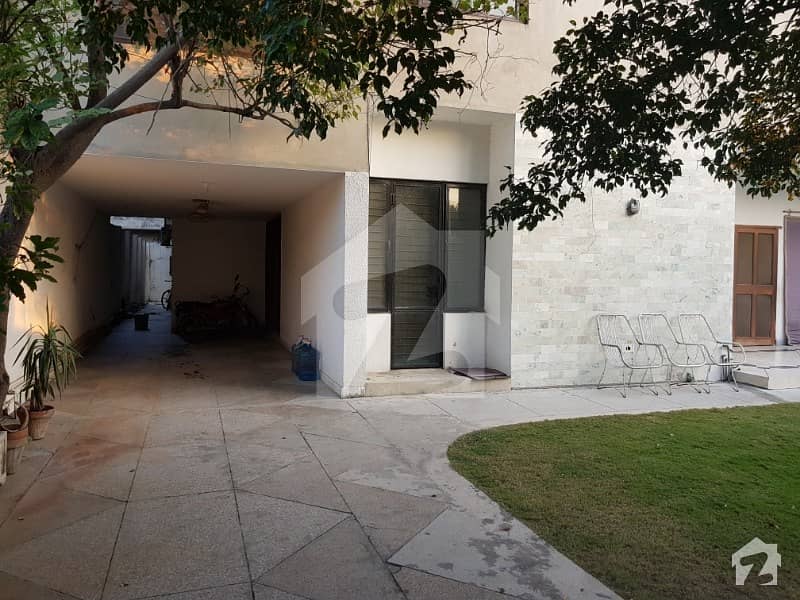 ٹاؤن شپ ۔ سیکٹر سی 1 ٹاؤن شپ لاہور میں 7 کمروں کا 1 کنال مکان 4.1 کروڑ میں برائے فروخت۔