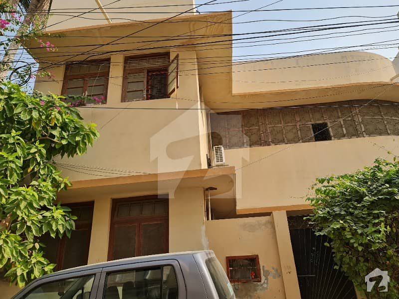 پی ای سی ایچ ایس بلاک 2 پی ای سی ایچ ایس جمشید ٹاؤن کراچی میں 6 کمروں کا 12 مرلہ مکان 7.25 کروڑ میں برائے فروخت۔